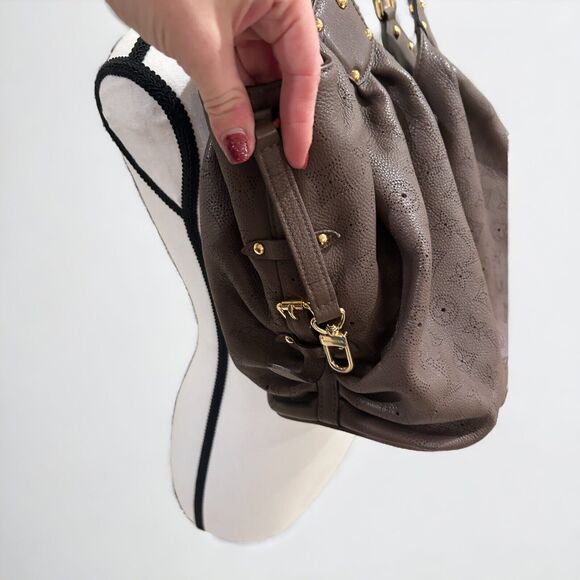 Louis Vuitton Authentic Brown Hobo Mahina Leather Handbag - Picture 9 of 16